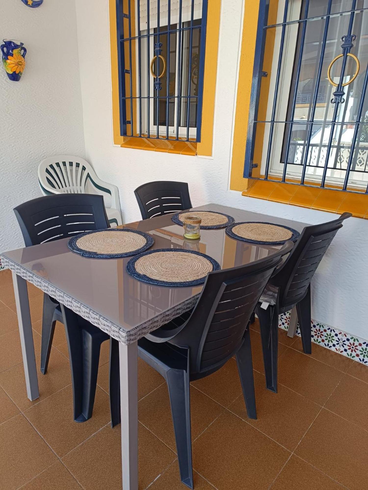 Alhambra Apartments กราน อาลากันต์ ภายนอก รูปภาพ